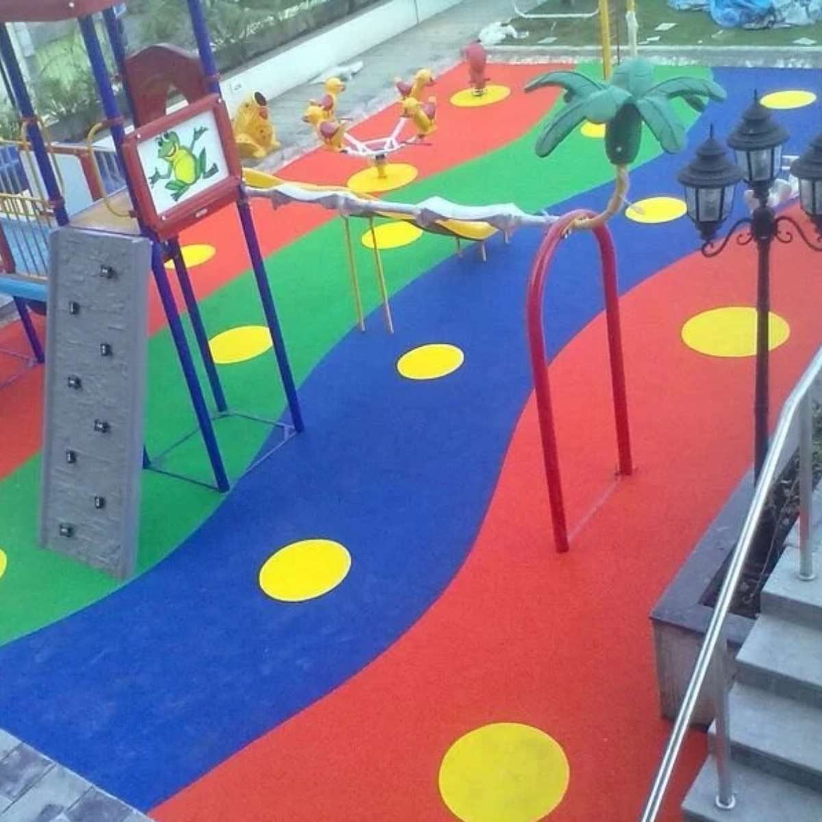 ECOFLEX - PLAYSAFE 36 MM EPDM TOP
(30 MM BASE + 6 MM EPDM TOP)
IMPORTED BELGIAN CRUMBS